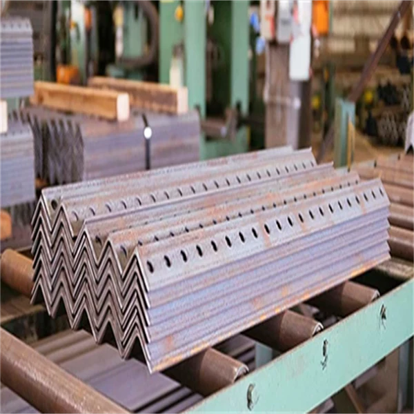 Buntáistí a bhaineann le feidhmíocht uathúil agus feidhm leathan Angle Steel